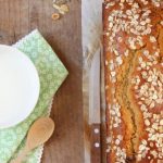 Cake ai fiocchi di cereali e latticello: una colazione coi fiocchi