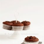 Chocolate – cherry muffins. Sfumature in “Bianco & Nero”